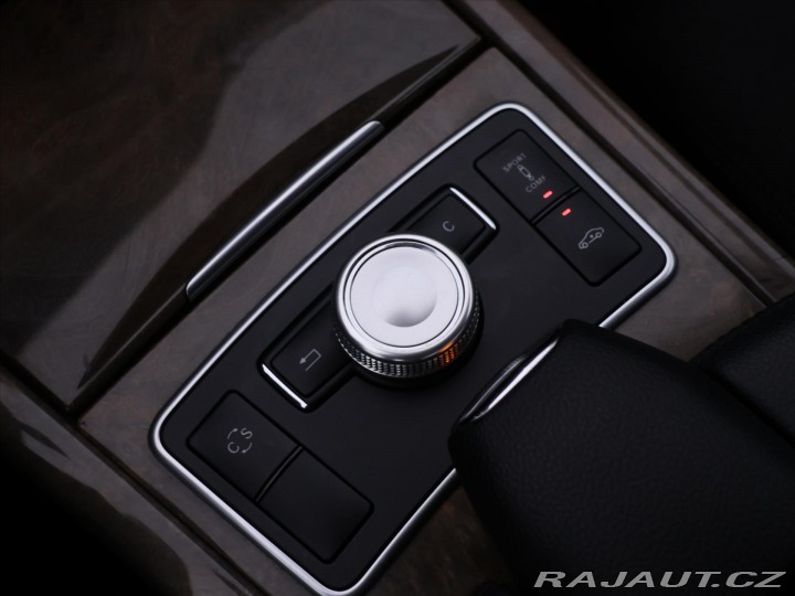 Mercedes-Benz E 3,5 350CGI 215kW CZ Elega 2010