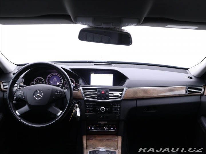 Mercedes-Benz E 3,5 350CGI 215kW CZ Elega 2010