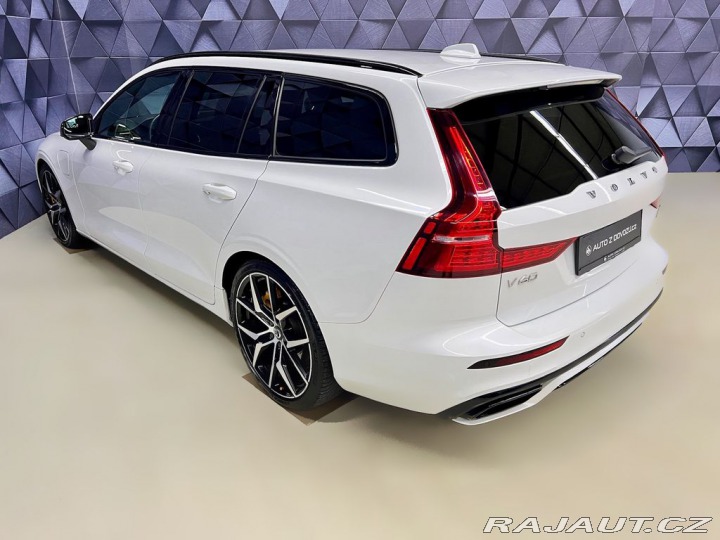 Volvo V60 T8 POLESTAR ENGINEERED AW 2021