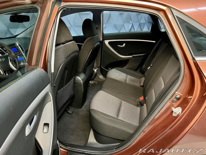 Hyundai i30 1.6i CVVT TRIKOLOR COMFOR 2015