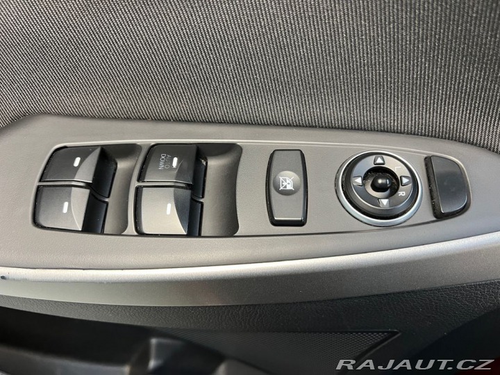 Hyundai i30 1.6i CVVT TRIKOLOR COMFOR 2015