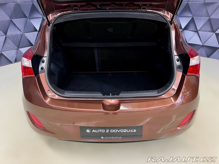 Hyundai i30 1.6i CVVT TRIKOLOR COMFOR 2015