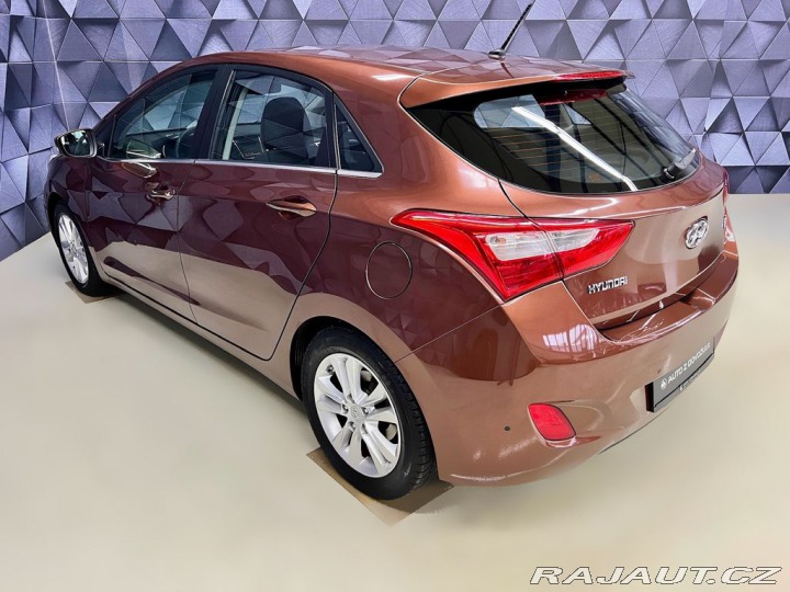 Hyundai i30 1.6i CVVT TRIKOLOR COMFOR 2015