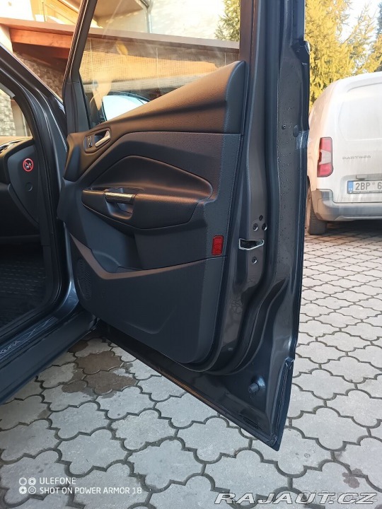 Ford Kuga 2,0   4×4, 132 kw Titaniu 2015