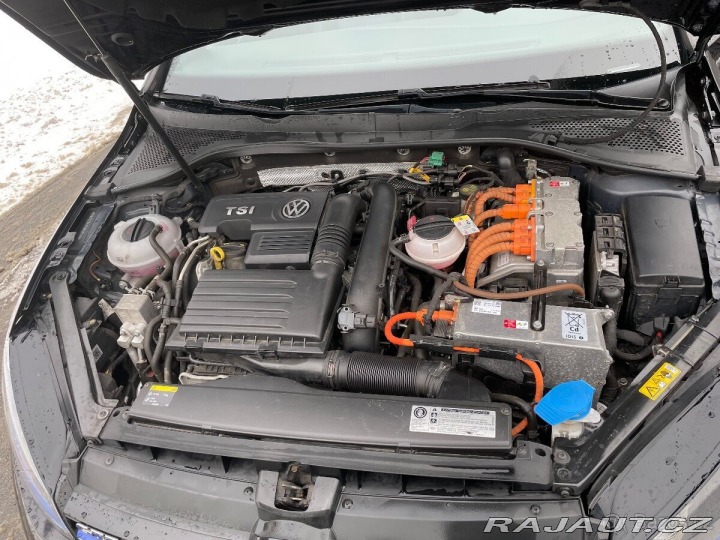 Volkswagen Golf 1,4   GTE Benzin-Hibrid 2015