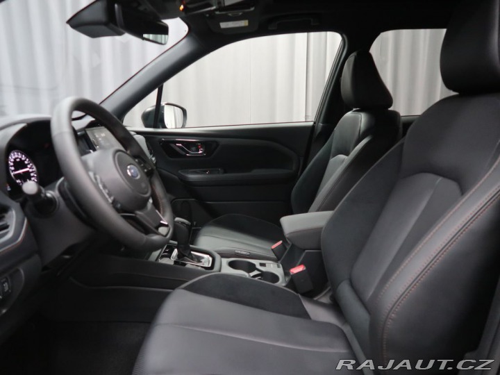 Subaru Forester TOURING 4X4. Dodání květe 2026