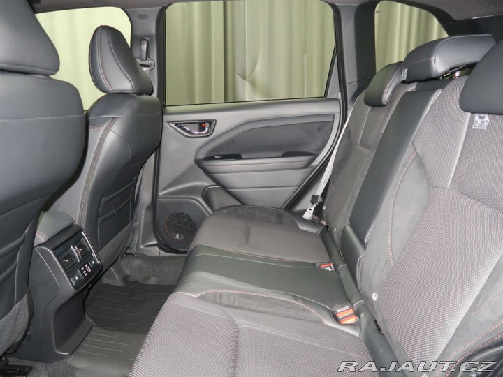 Subaru Forester TOURING 4X4. Dodání květe 2026