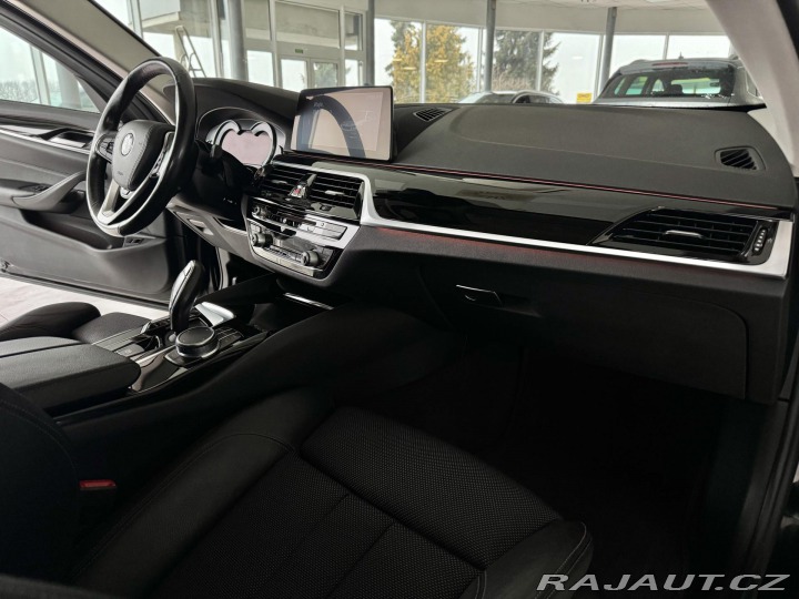 BMW 5 520d SportLine*REZERVACE! 2018
