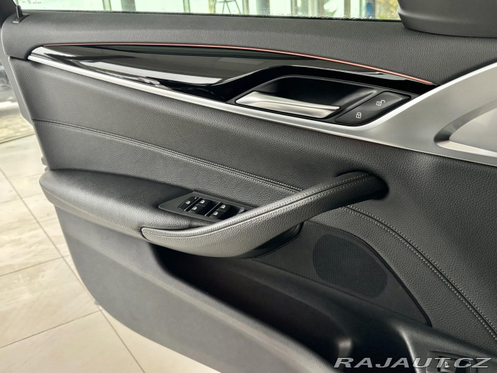 BMW 5 520d SportLine*Webasto*Ta 2018