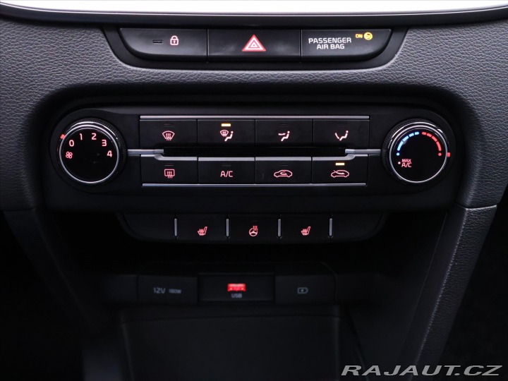 Kia Ceed 1,5 T-GDI 118kW Exclusi C 2022