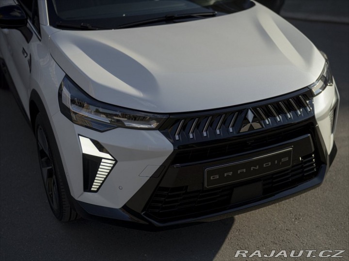 Mitsubishi Grandis 1.3 6MT M-HYBRID INFORM 2025