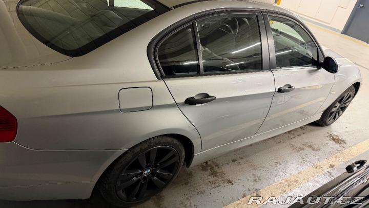 BMW 3 2,0 320i (110kw/150koni 1800