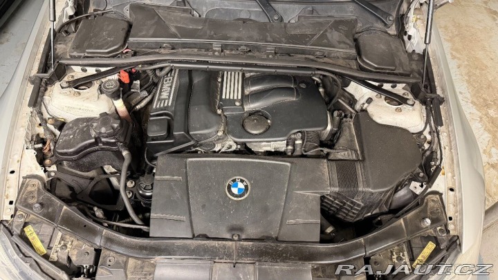 BMW 3 2,0   320i (110kw/150koni 1800