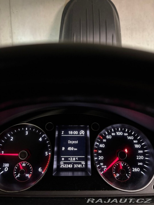 Volkswagen Passat 2,0   b7 TDI 2013