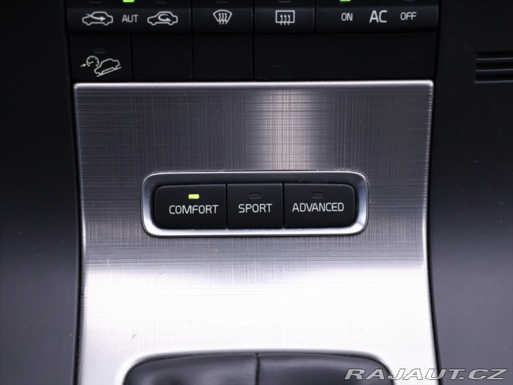 Volvo XC70 2,4 D5 135kW Tempomat AWD 2008