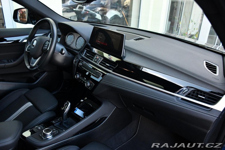 BMW X2 xDrive20d TAŽNÉ ČR PANO 1 2023