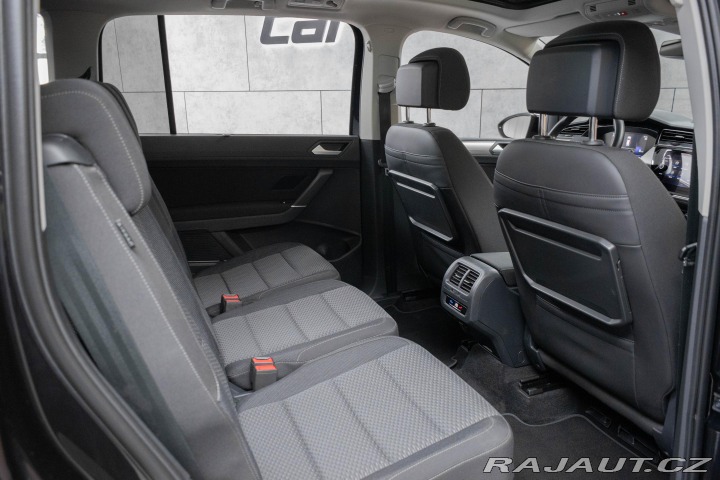 Volkswagen Touran 1.5 TSI REZERVACE 2024