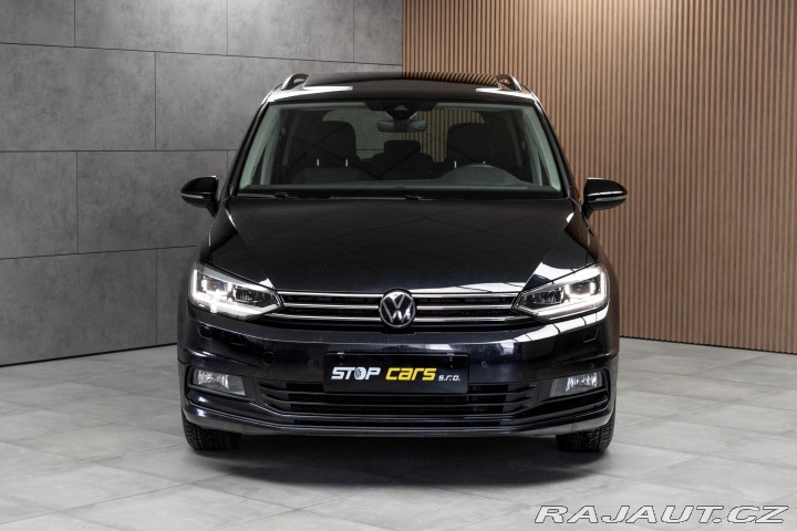 Volkswagen Touran 1.5 TSI *7.MÍST*WEBASTO*Č 2024