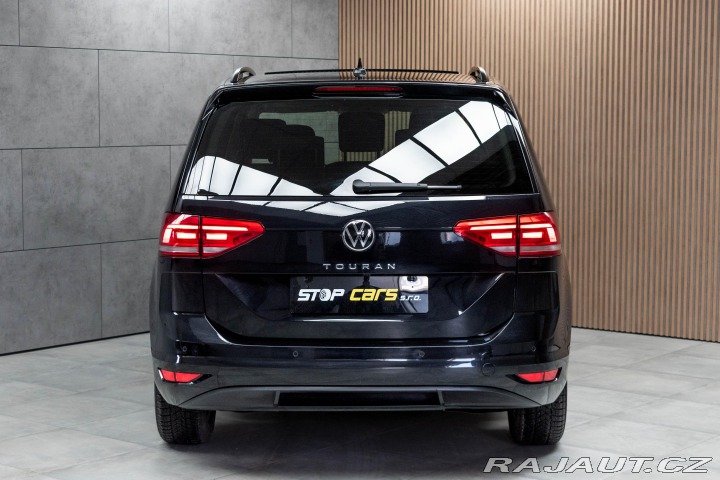 Volkswagen Touran 1.5 TSI *7.MÍST*WEBASTO*Č 2024