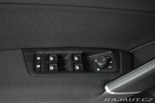 Volkswagen Touran 1.5 TSI *7.MÍST*WEBASTO*Č 2024