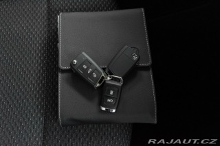 Volkswagen Touran 1.5 TSI *7.MÍST*WEBASTO*Č 2024