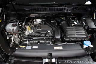 Volkswagen Touran 1.5 TSI *7.MÍST*WEBASTO*Č 2024