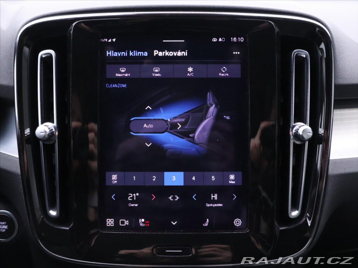 Volvo XC40 2,0 B4 145kW DCT Plus Dar 2022