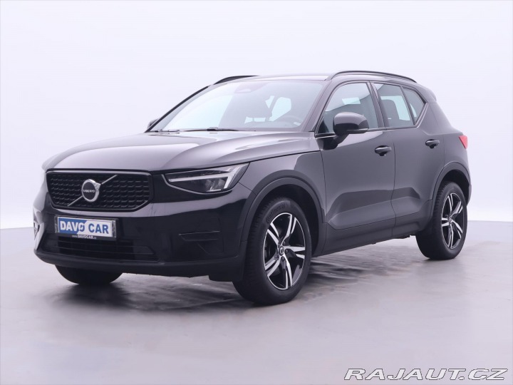 Volvo XC40 2,0 B4 145kW DCT Plus Dar 2022