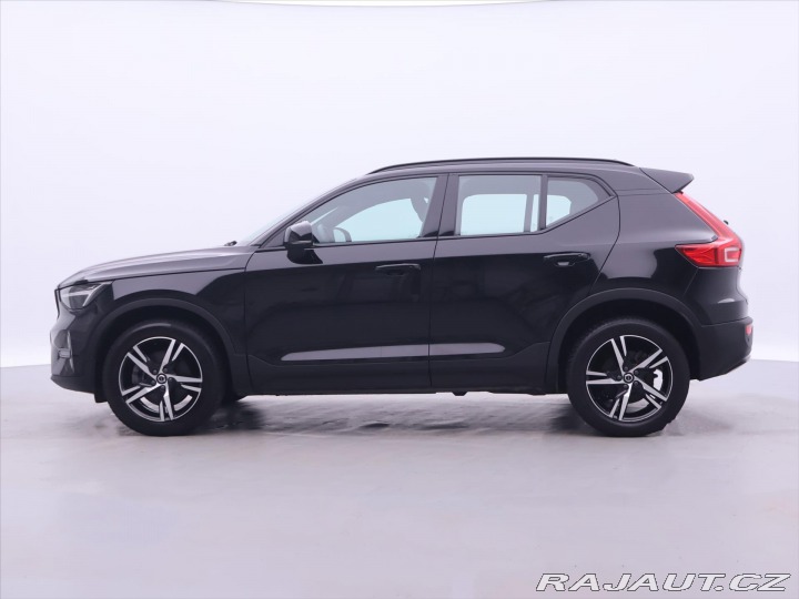 Volvo XC40 2,0 B4 145kW DCT Plus Dar 2022