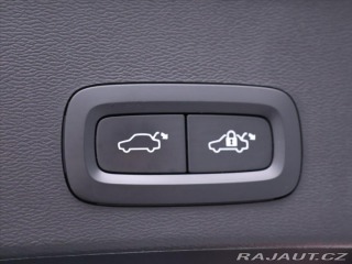 Volvo XC40 2,0 B4 145kW DCT Plus Dar 2022