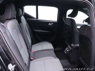 Volvo XC40 2,0 B4 145kW DCT Plus Dar 2022