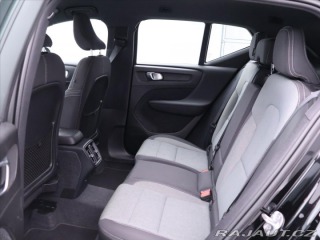 Volvo XC40 2,0 B4 145kW DCT Plus Dar 2022