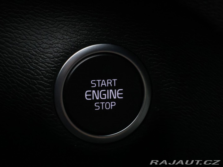 Volvo XC40 2,0 B4 145kW DCT Plus Dar 2022