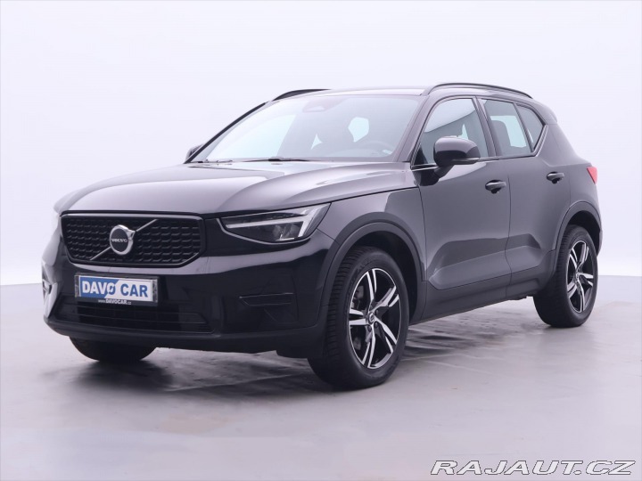 Volvo XC40 2,0 B4 145kW DCT Plus Dar 2022