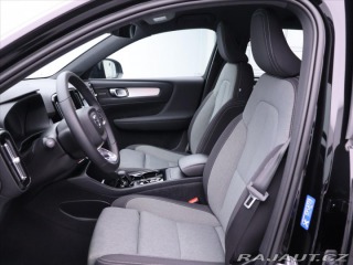 Volvo XC40 2,0 B4 145kW DCT Plus Dar 2022