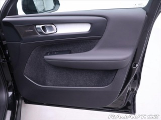 Volvo XC40 2,0 B4 145kW DCT Plus Dar 2022