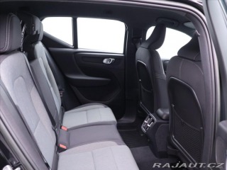 Volvo XC40 2,0 B4 145kW DCT Plus Dar 2022