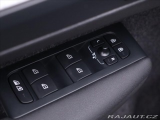 Volvo XC40 2,0 B4 145kW DCT Plus Dar 2022