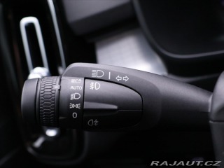 Volvo XC40 2,0 B4 145kW DCT Plus Dar 2022