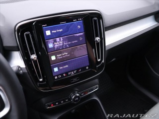 Volvo XC40 2,0 B4 145kW DCT Plus Dar 2022