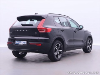 Volvo XC40 2,0 B4 145kW DCT Plus Dar 2022
