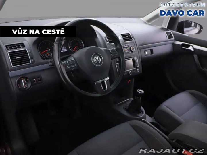 Volkswagen Touran 1,4 TSI Highline navi pan 2011