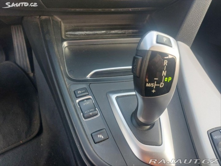 BMW 3 320i, Touring, tažné 1800