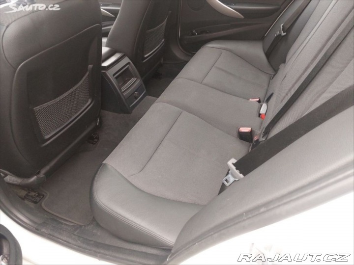 BMW 3 320i, Touring, tažné 1800