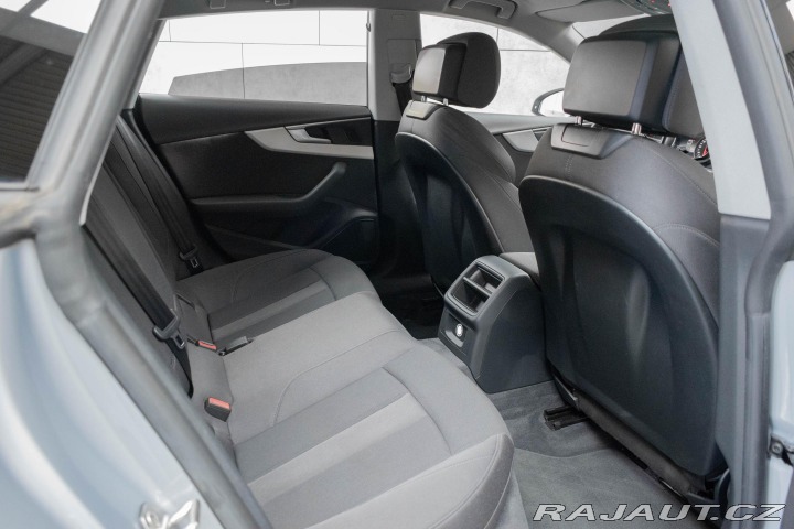 Audi A5 45TFSI*4x4*TAŽNÉ*WEBASTO* 2019