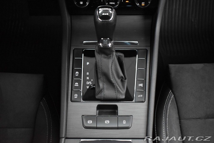 Škoda Superb 2.0TDI 4x4*TAŽNÉ*WEBASTO* 2023