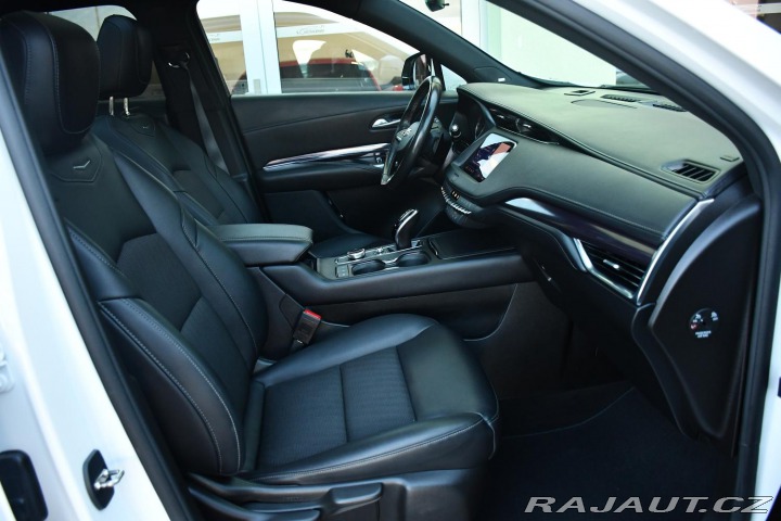 Cadillac Ostatní modely XT4 350T AWD BOSE KAMERA TAŽN 2022