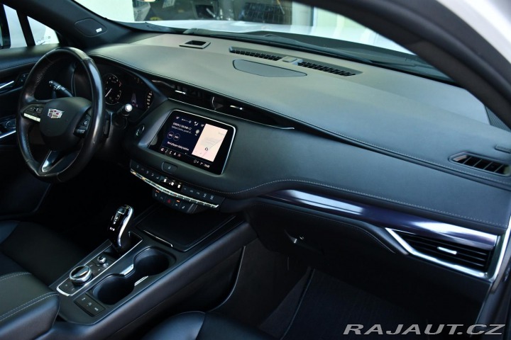 Cadillac Ostatní modely XT4 350T AWD BOSE KAMERA TAŽN 2022