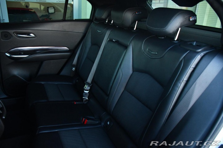 Cadillac Ostatní modely XT4 350T AWD BOSE REZERVACE 2022