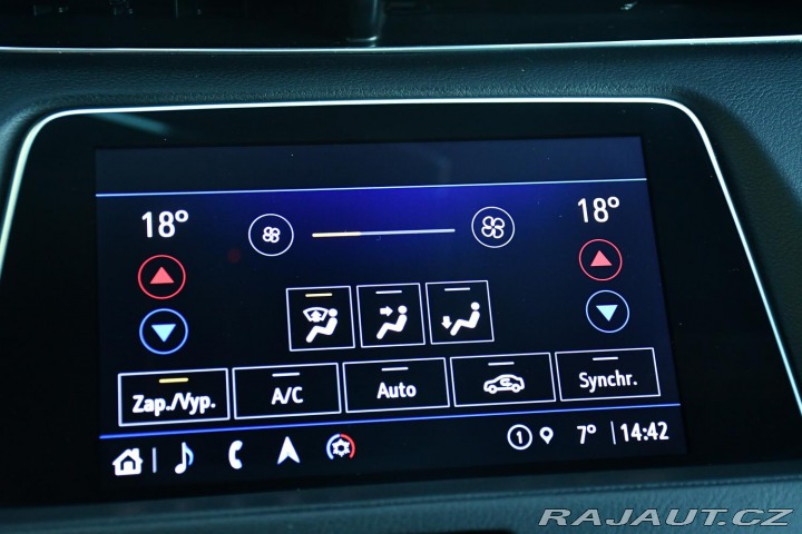 Cadillac Ostatní modely XT4 350T AWD BOSE KAMERA TAŽN 2022